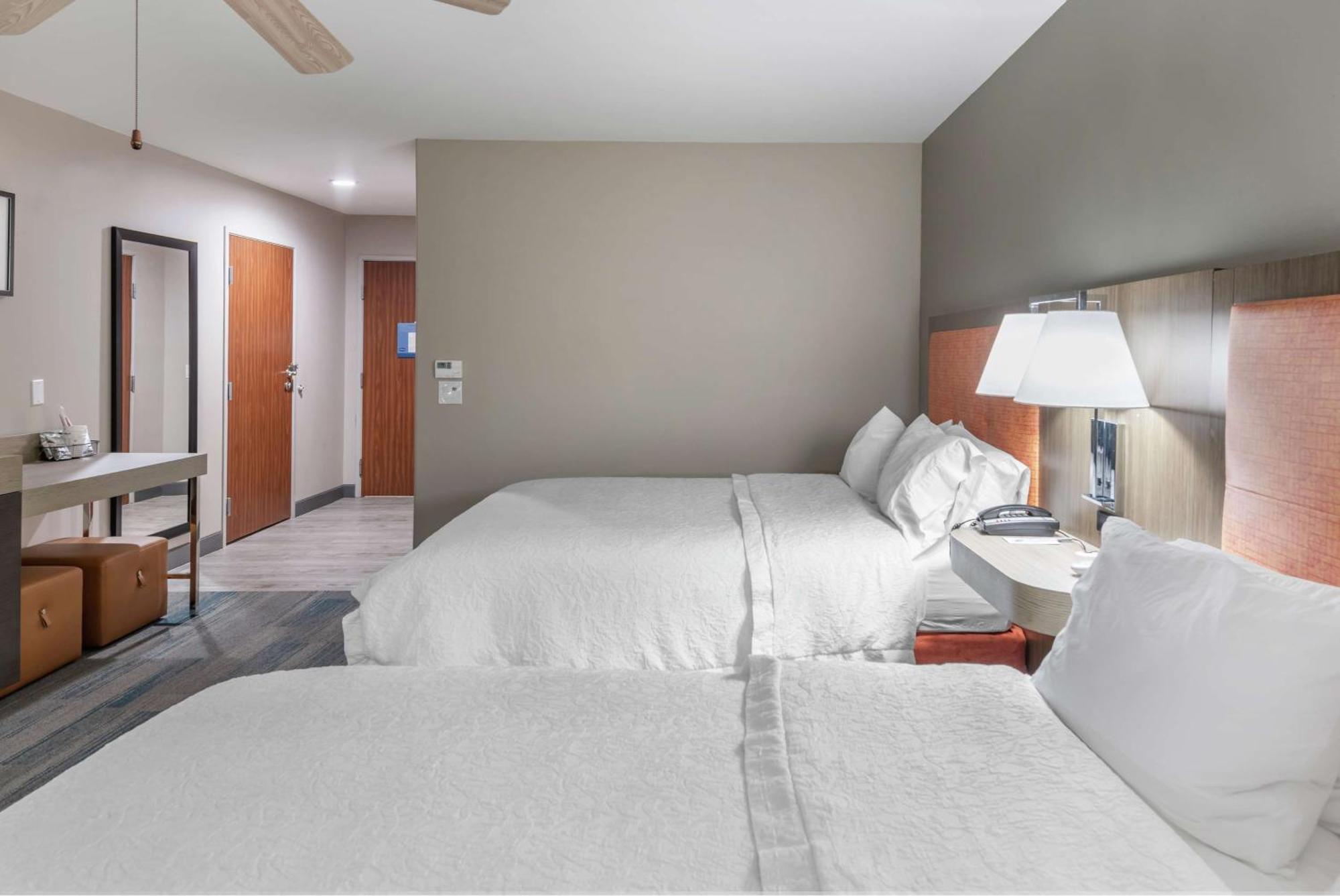 Hampton Inn Браунвуд Екстер'єр фото