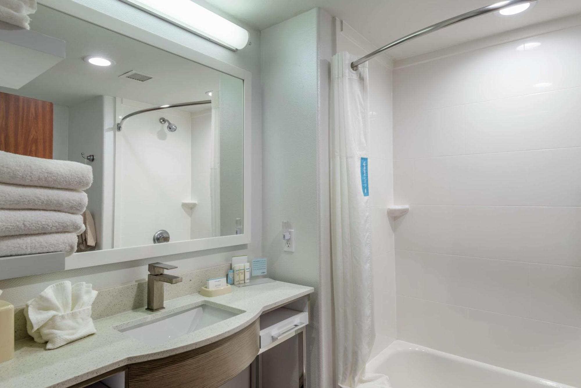 Hampton Inn Браунвуд Екстер'єр фото