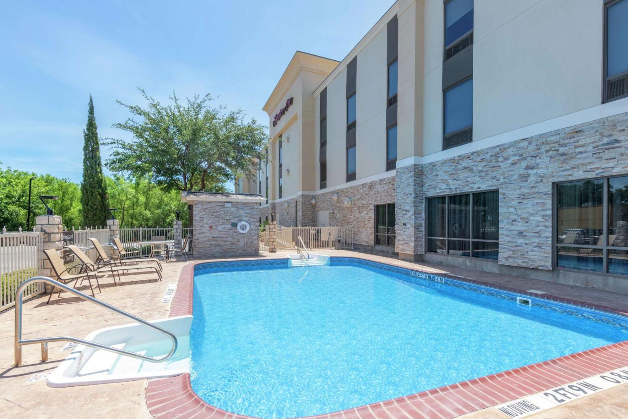 Hampton Inn Браунвуд Екстер'єр фото