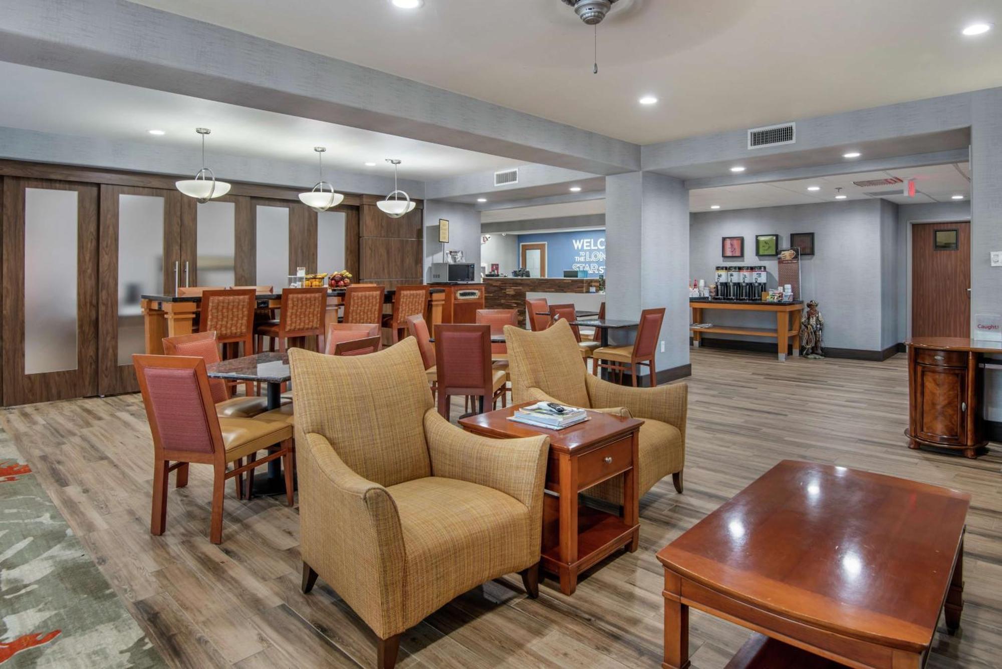 Hampton Inn Браунвуд Екстер'єр фото