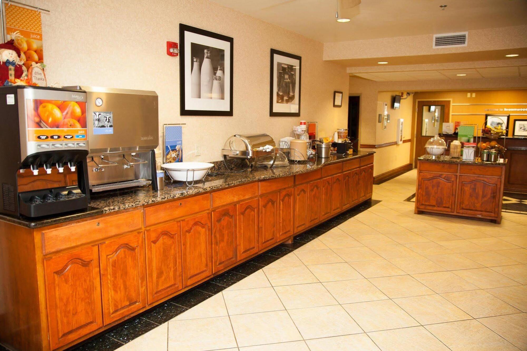 Hampton Inn Браунвуд Екстер'єр фото